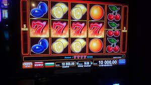 Giao diện chơi Bingo trên ss666 với nhiều bàn chơi và người tham gia đông đảo