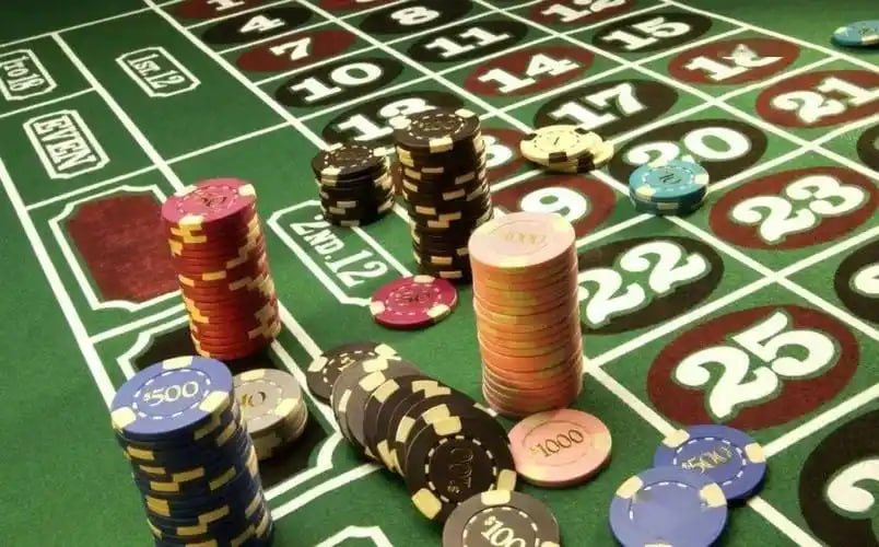 Màn hình Live Casino ss666 hiển thị bàn Baccarat trực tiếp với dealer chuyên nghiệp